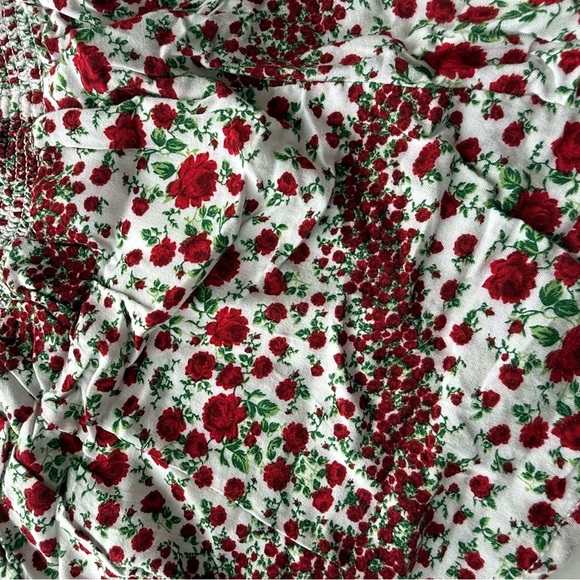 Floral Design Red and Green Shorts - Picture 5 of 5